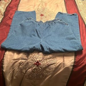 Chic petite jeans with pockets